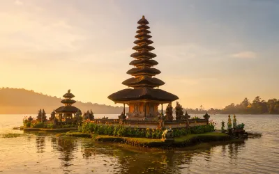 Iconic Bedugul Scenic Photo Tour: Ulun Danu, Handara Gate & Wanagiri Hills